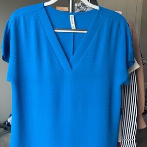 Zenana Women's Blue V-Neck Top S